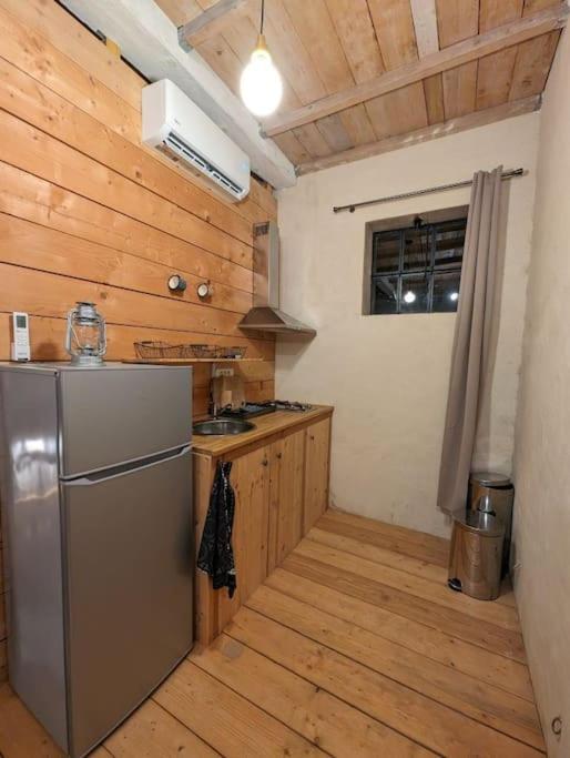 Logement - Studio Independant A Pérouges Zewnętrze zdjęcie