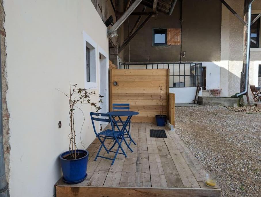 Logement - Studio Independant A Pérouges Zewnętrze zdjęcie