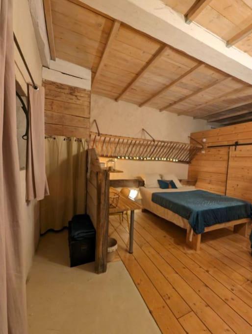 Logement - Studio Independant A Pérouges Zewnętrze zdjęcie