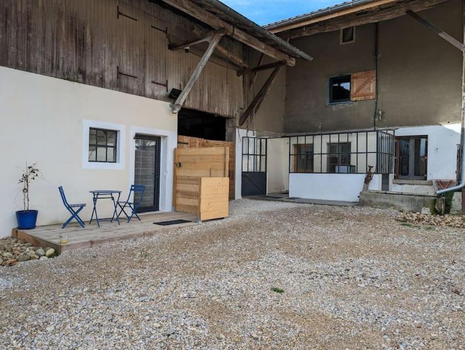 Logement - Studio Independant A Pérouges Zewnętrze zdjęcie